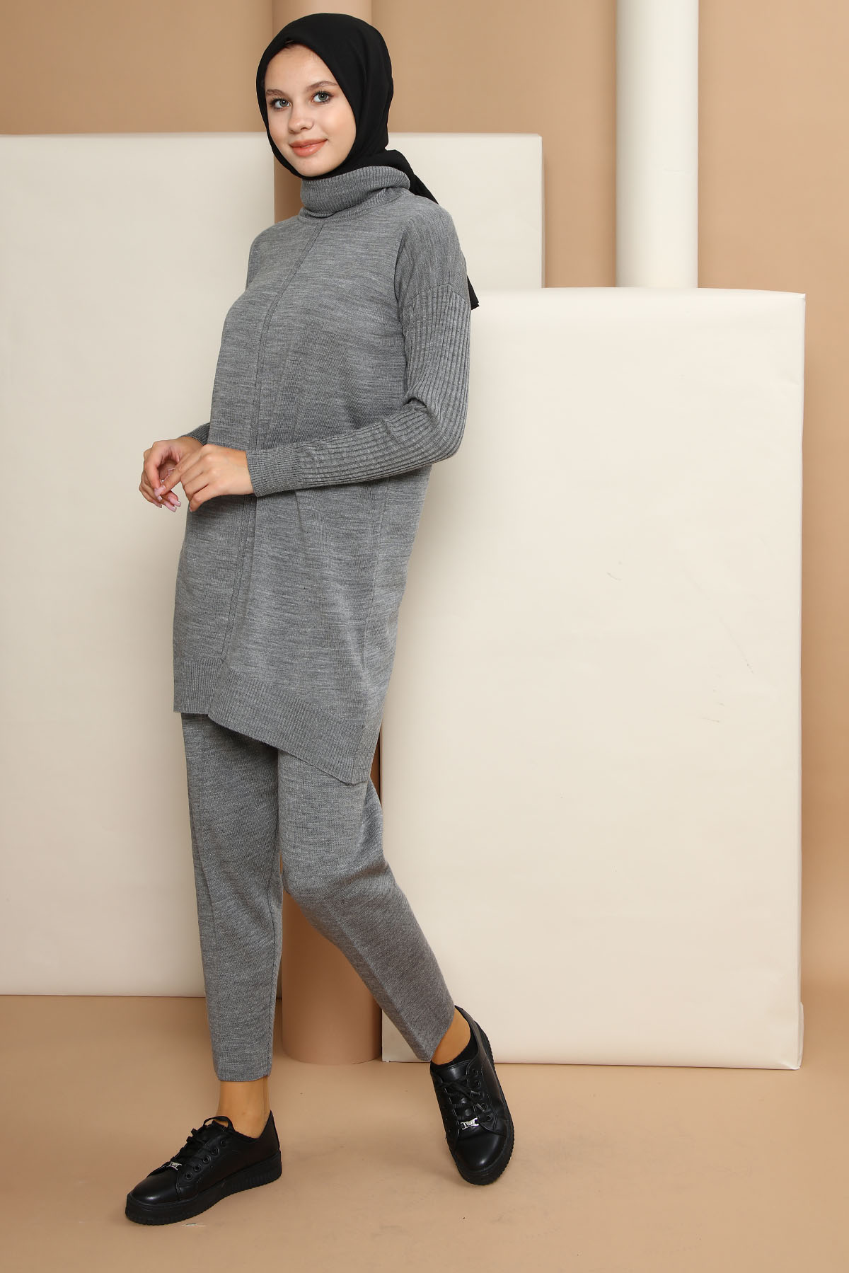 43216 طقم الفينا صوف ناعم قطعتين 38/46 سكني - الصورة 2