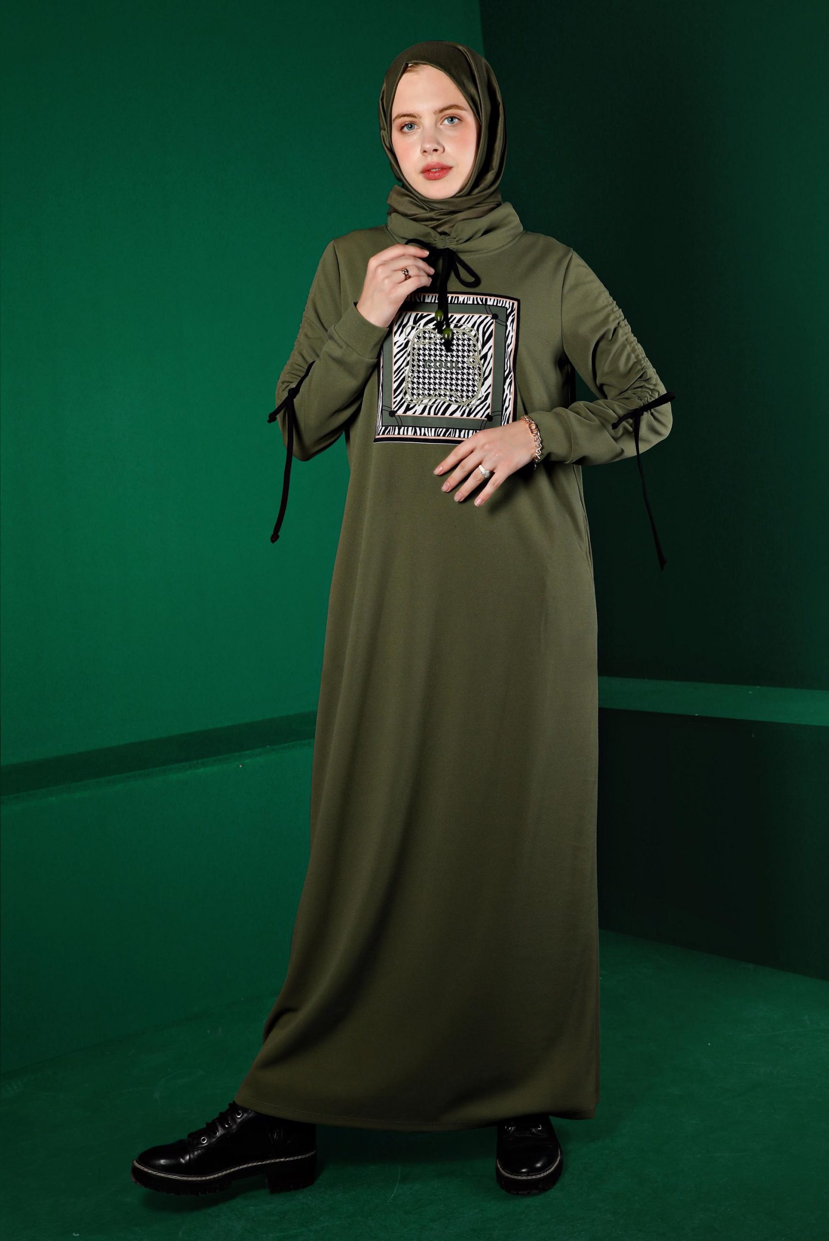 43363 فستان الفينا مع طباعة 38/46 زيتي داكن - الصورة 3