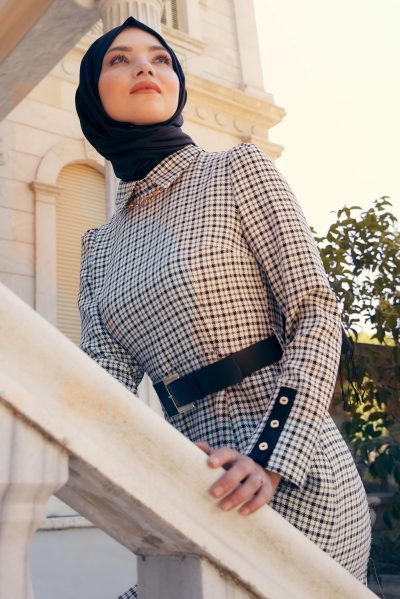 43370 فستان الفينا منقوش مع حزام 38/44 كريم