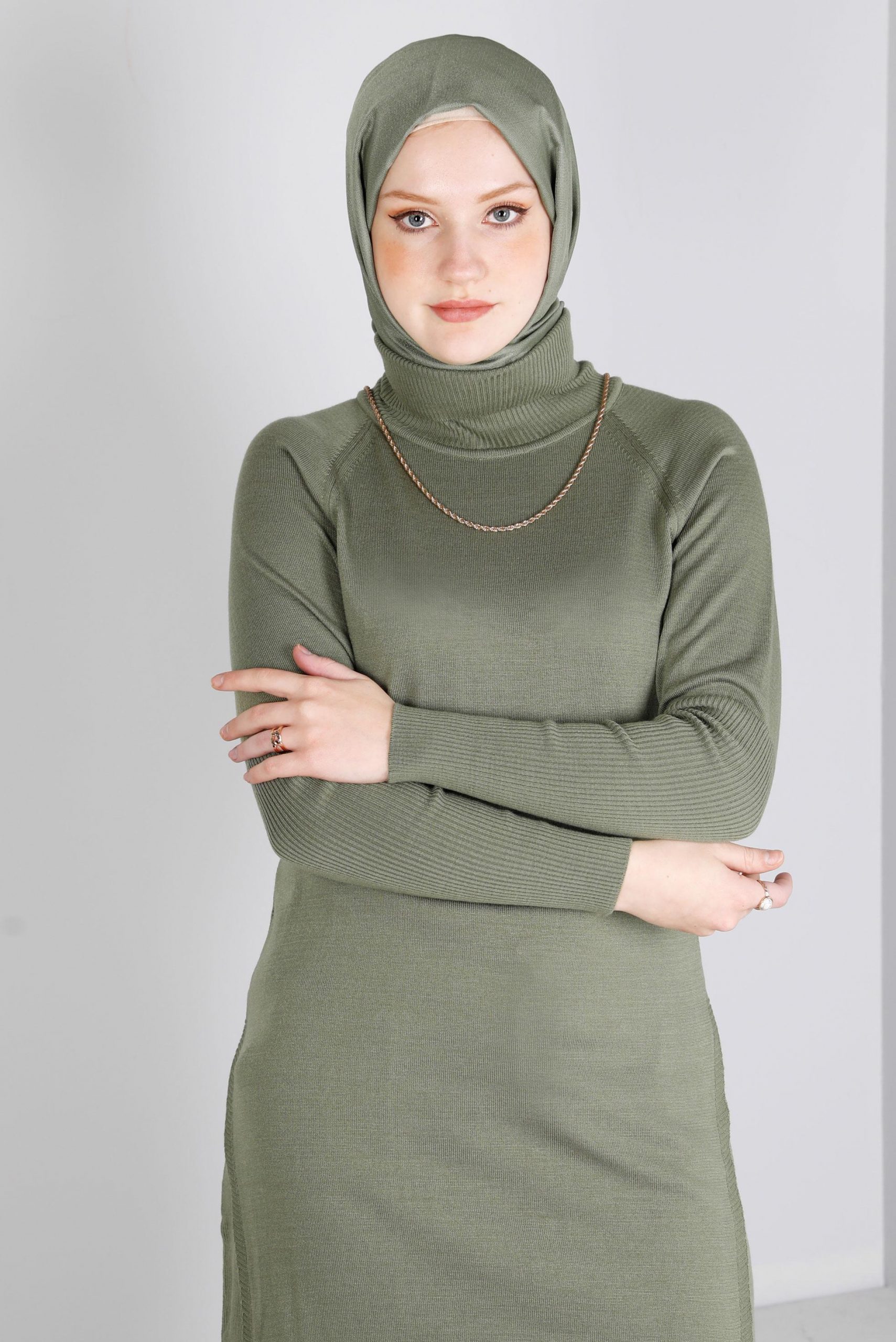 43160 تونيك الفينا صوف ناعم 38/48 زيتي فاتح