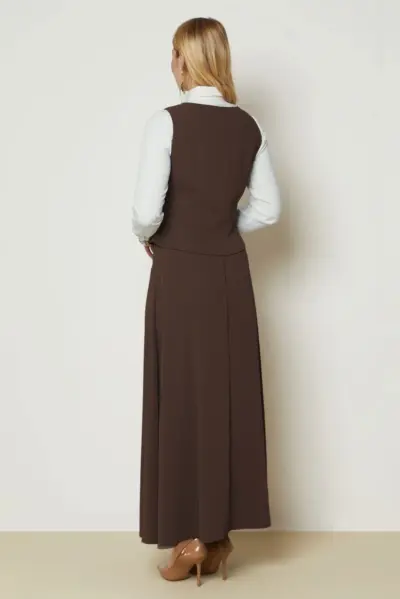 47046 طقم الفينا قطعتين ڤست مع تنورة 38/42 بني داكن - الصورة 4